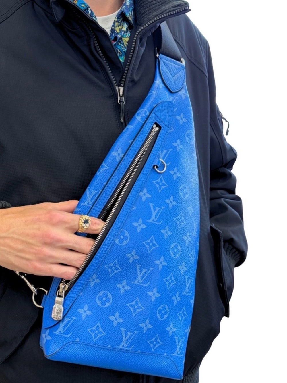 Louis Vuitton Monogram Blue Crossbody Sling bag with Round Pouch due M31075 new